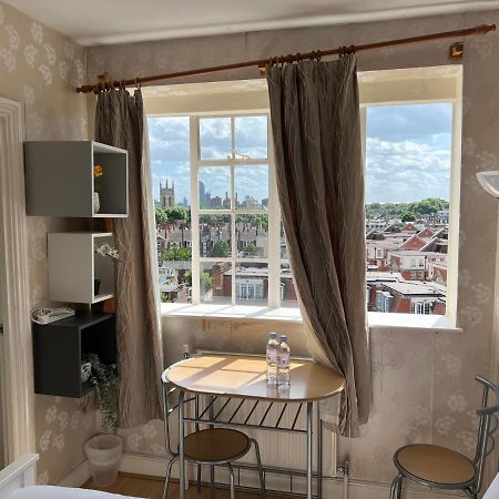 Super Located Studio In South Ken At Chelsea Cloister Londen Buitenkant foto