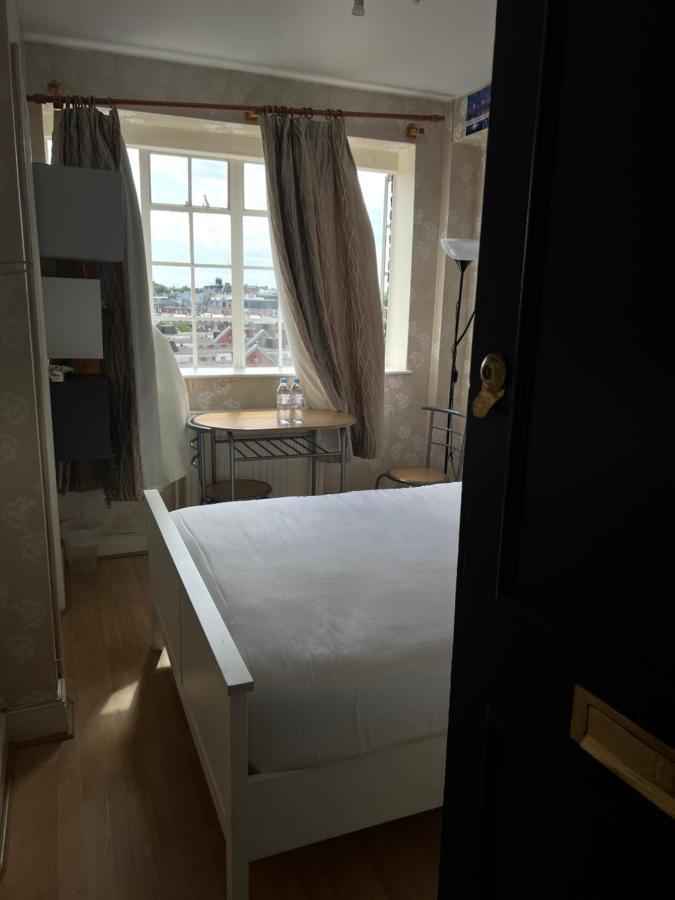 Super Located Studio In South Ken At Chelsea Cloister Londen Buitenkant foto