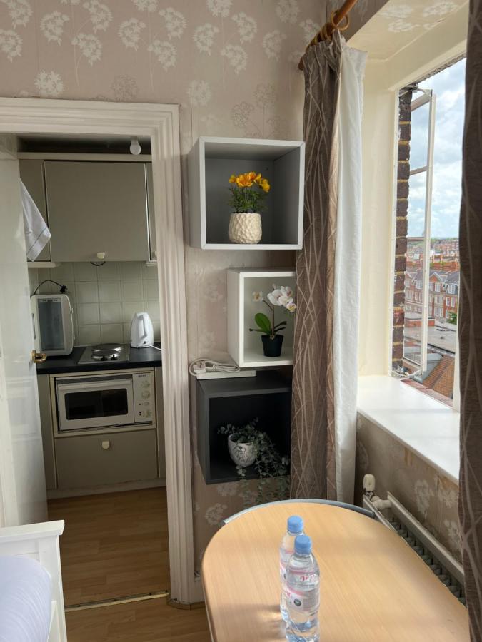 Super Located Studio In South Ken At Chelsea Cloister Londen Buitenkant foto